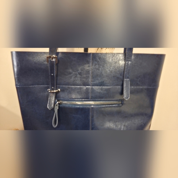 Chic Navy Tote Bag - Picture 6 of 16
